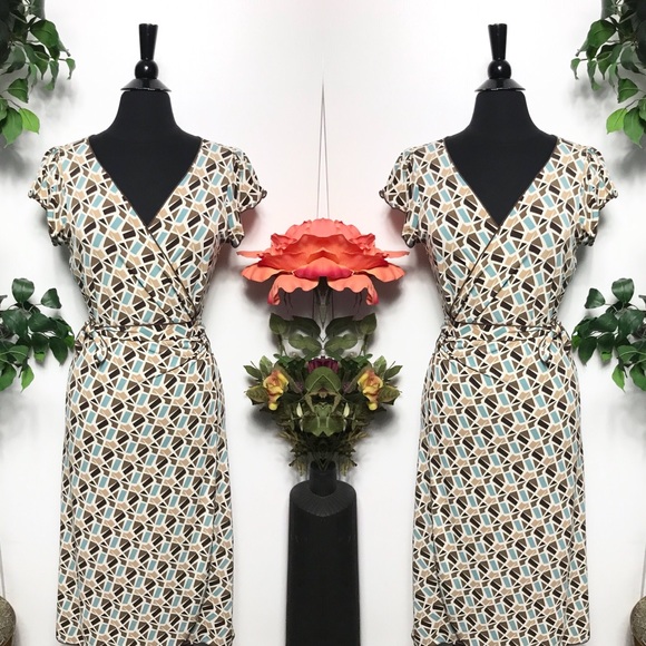 Max Studio Dresses & Skirts - Max Studio Geo Brown Cream Wrap Dress Size - M